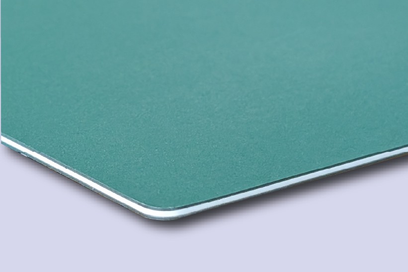 ｶｯﾀｰﾏｯﾄ 塩ﾋﾞ無地緑色 4つ角R付き (6R) 3mm×300mm×450mm【A3】(1ｹｰｽ20枚入)